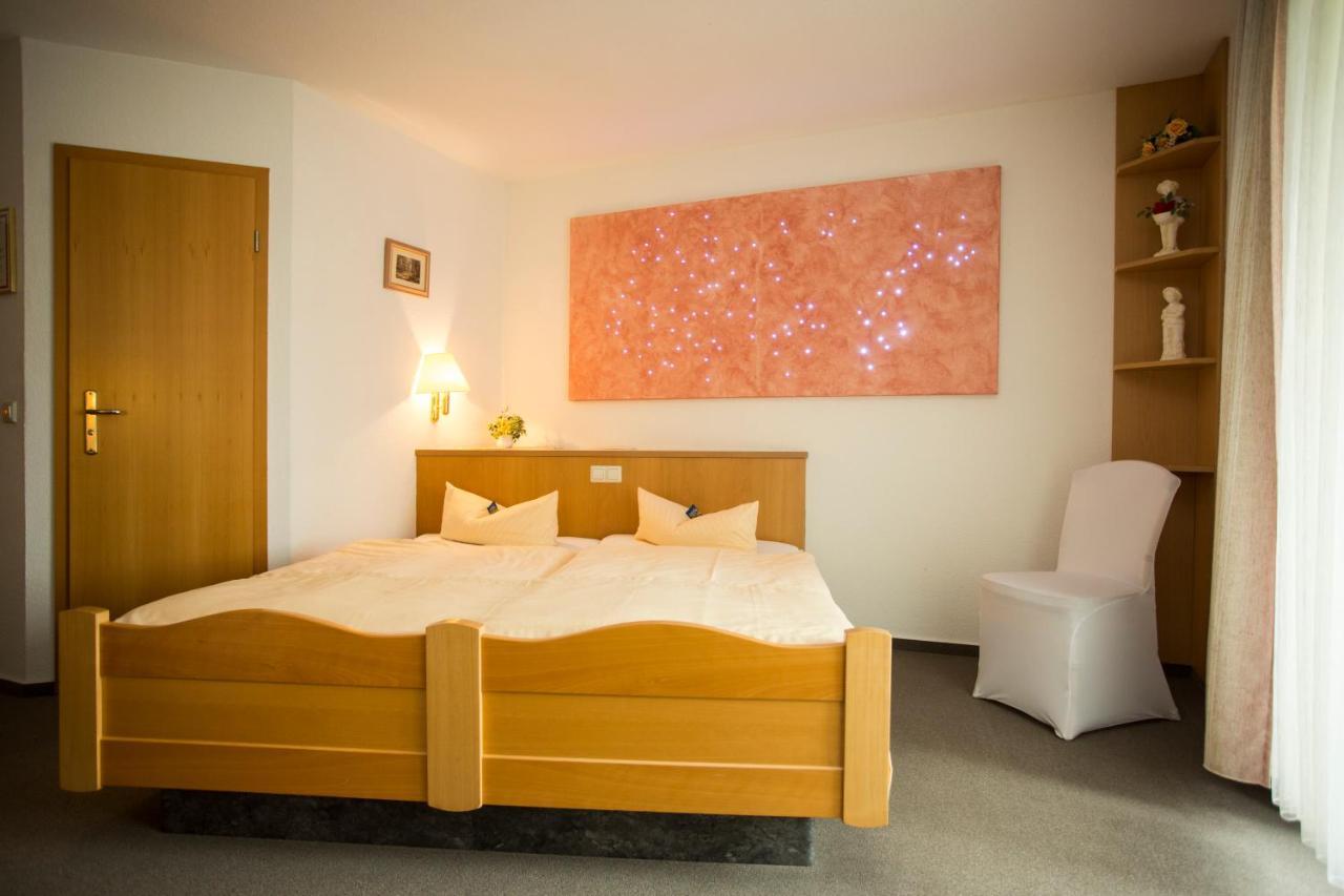 Hotel Und Restaurant Karpfenschaenke Schenkendobern 외부 사진