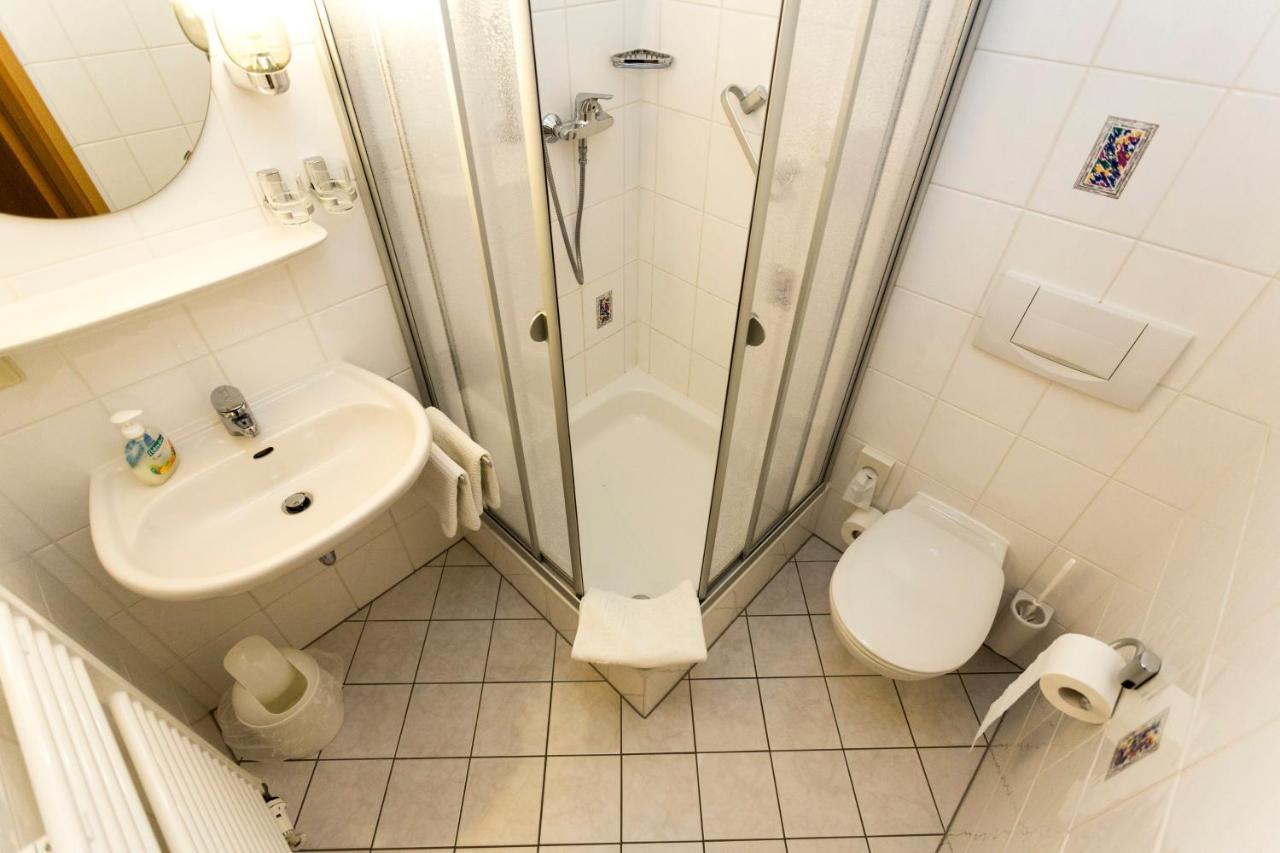 Hotel Und Restaurant Karpfenschaenke Schenkendobern 외부 사진