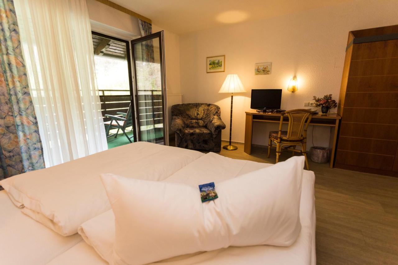 Hotel Und Restaurant Karpfenschaenke Schenkendobern 외부 사진