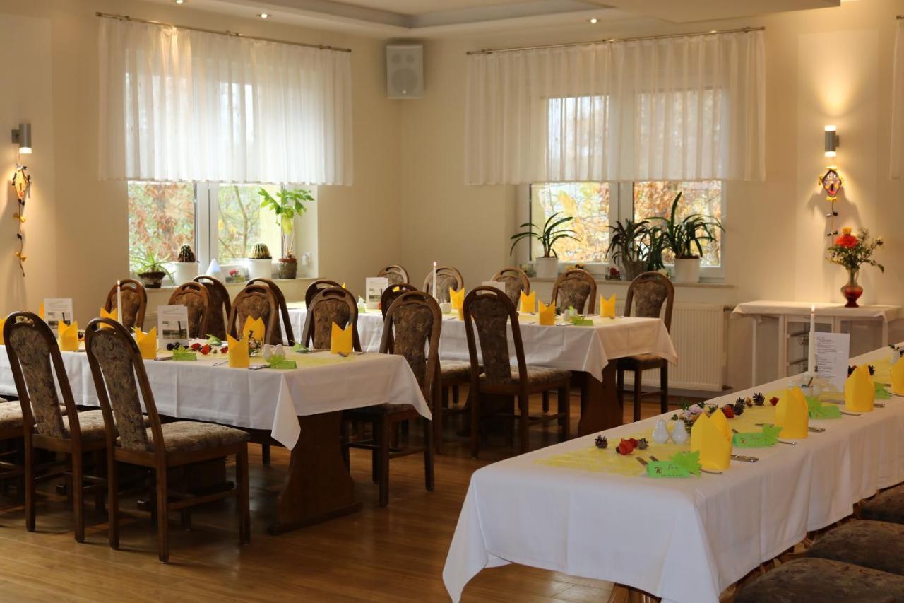 Hotel Und Restaurant Karpfenschaenke Schenkendobern 외부 사진