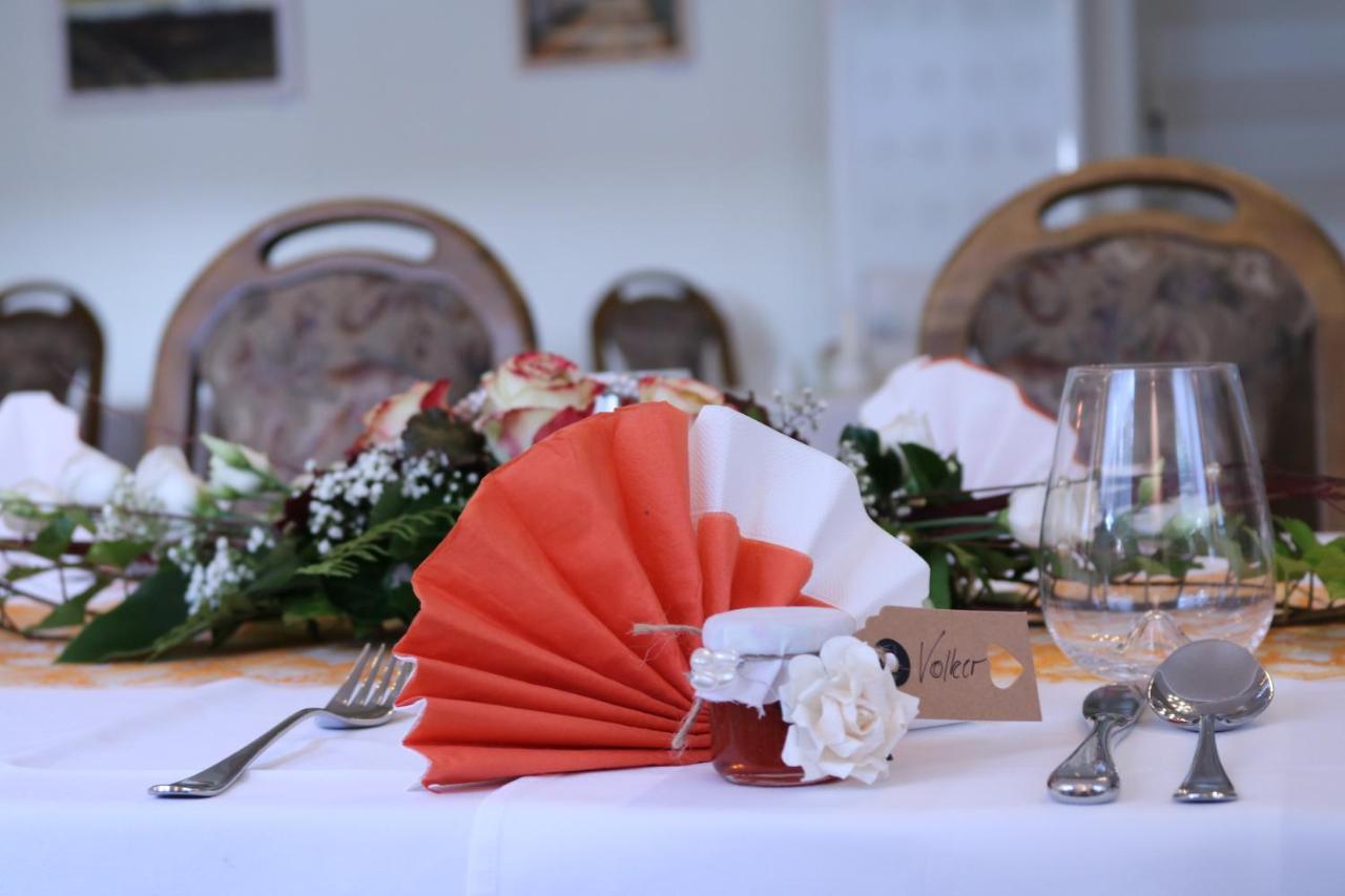 Hotel Und Restaurant Karpfenschaenke Schenkendobern 외부 사진