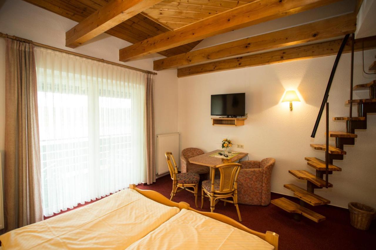 Hotel Und Restaurant Karpfenschaenke Schenkendobern 외부 사진